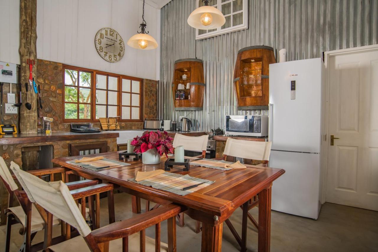 Caracal Lodge Alkmaar エクステリア 写真